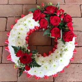 Red & White Massed Wreath